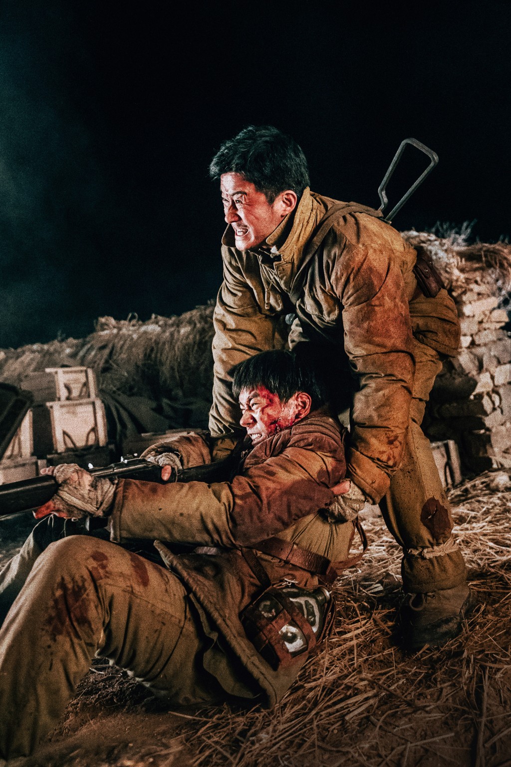 戲中吳京及易烊千璽飾演同屬志願軍的兄弟。