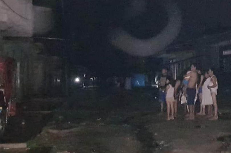 民眾地震後慌忙走避。網上圖片