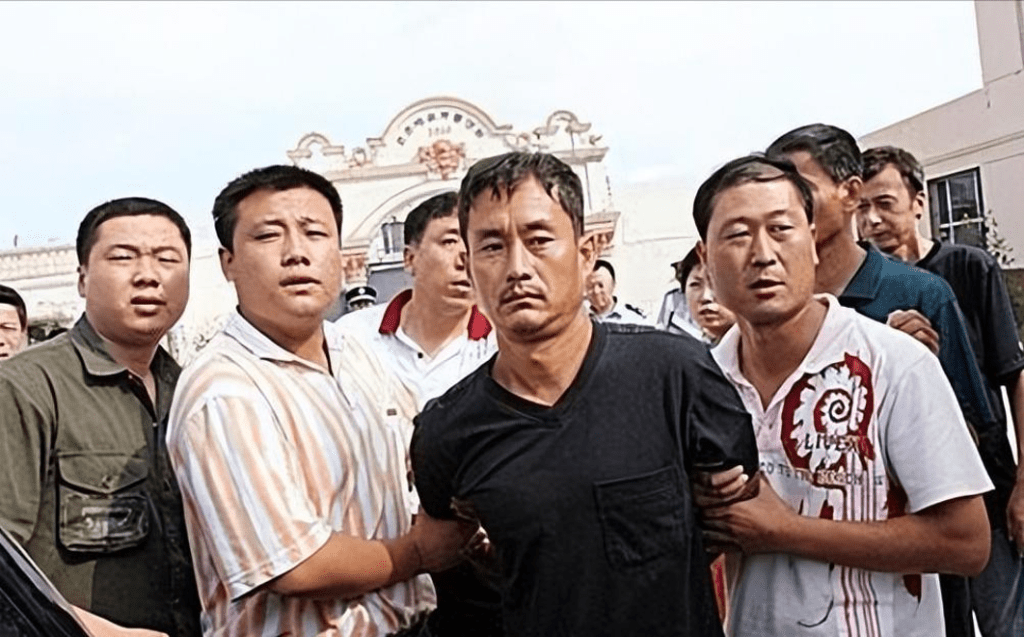 瀋陽版「賊王」張顯光,製造了震驚全國的「1·18」案。 瀋陽版「賊王」張顯光,製造了震驚全國的「1·18」案。