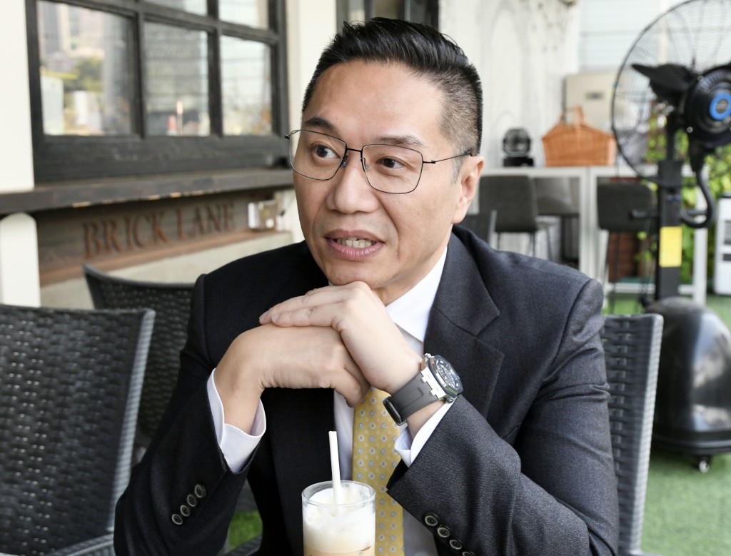 保安事務委員會主席、自由黨立法會議員邵家輝。