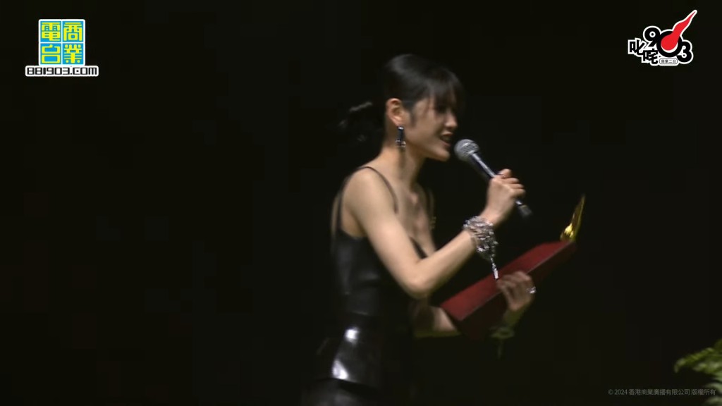 「叱咤樂壇女歌手」金獎由陳蕾奪得。