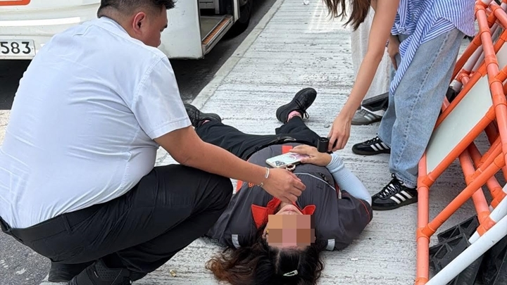 巴士女車長暈倒，獲送院治理。fb巴士的事討論區圖片
