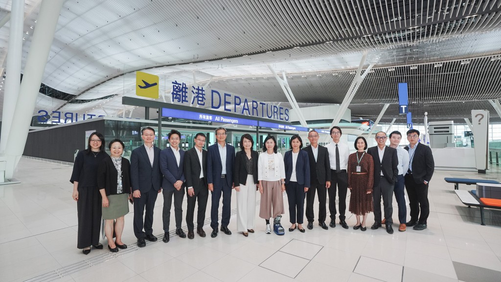 陳美寶感謝機管局仔細安排,協助短暫行動不便的她在偌大的T2也能視察無礙。 陳美寶感謝機管局仔細安排,協助短暫行動不便的她在偌大的T2也能視察無礙。