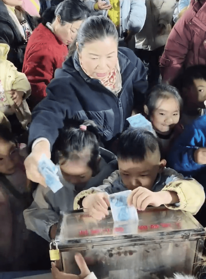 貴州榕江募捐馳援香港大埔災民。