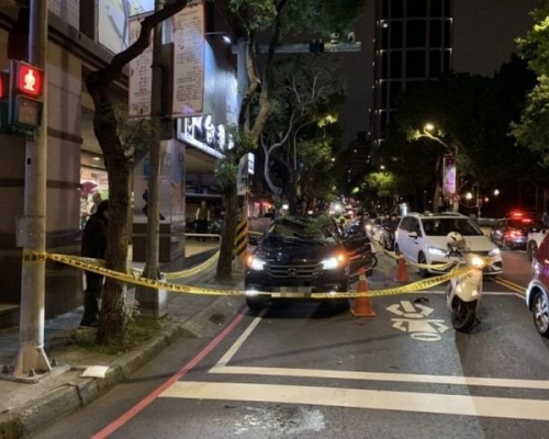 墮樓的慮男因落在車頂,幸無大礙。網圖