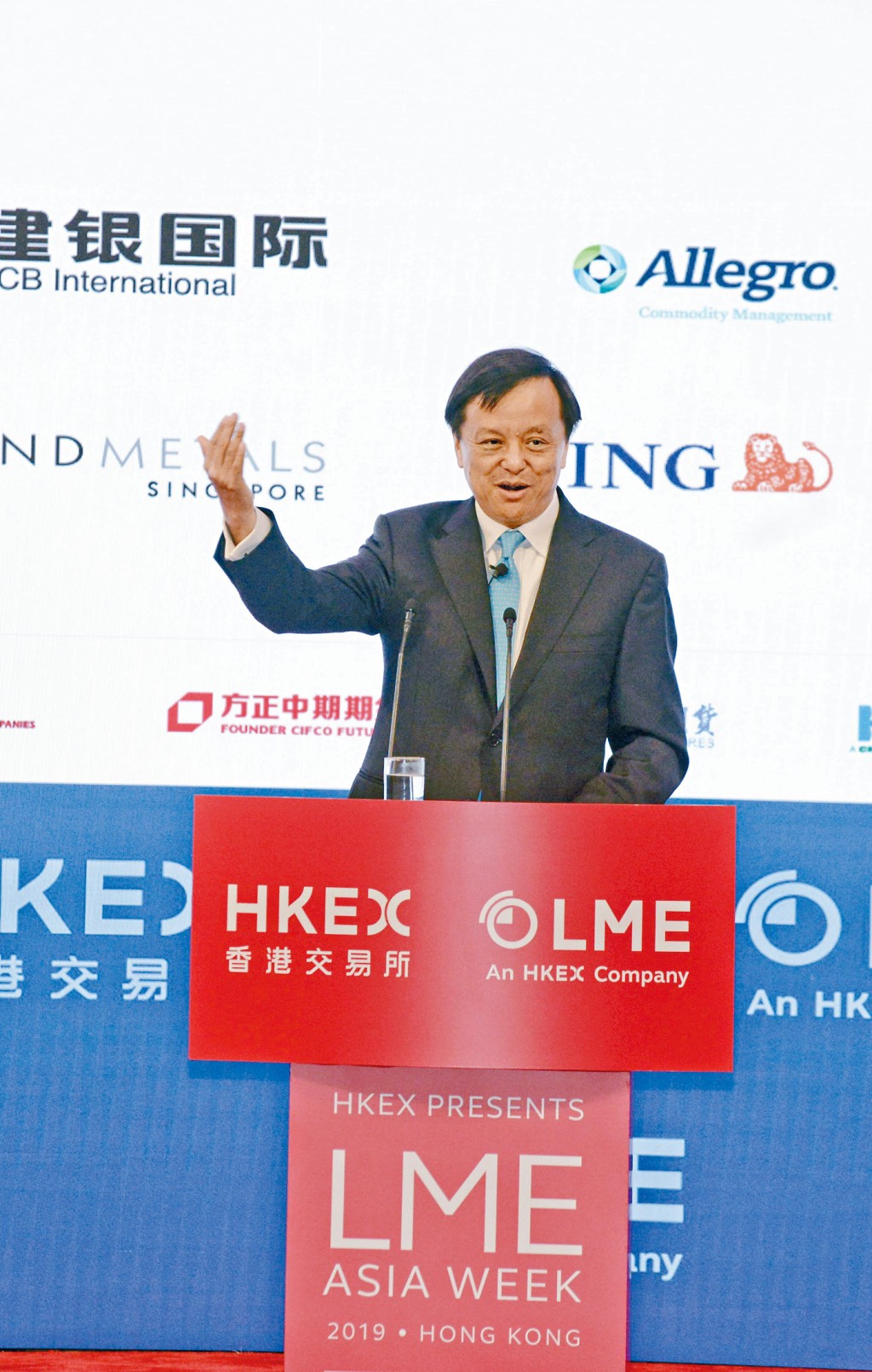 在「倫港通」下，李小加透露，將會在香港推出以美元結算的迷你LME合約。