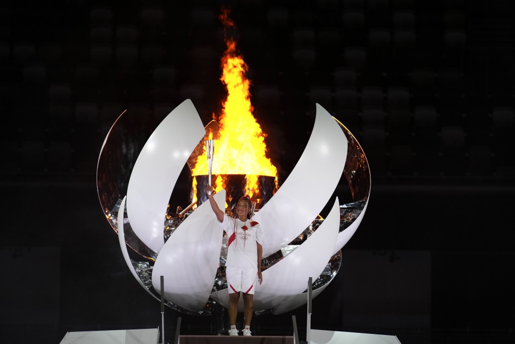 大坂直美一度是東京奧運的全球焦點，負責燃點聖火，萬眾矚目。