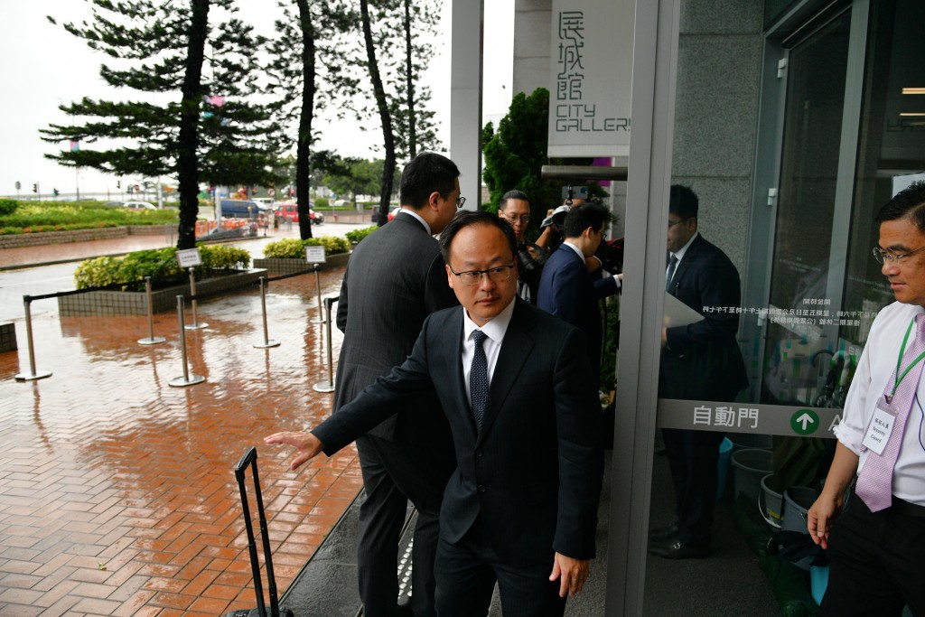 孫指,政府在事件中僅負有「監管責任」,直言將政府視為「始作俑者」有欠公允。何健勇攝 孫指,政府在事件中僅負有「監管責任」,直言將政府視為「始作俑者」有欠公允。何健勇攝