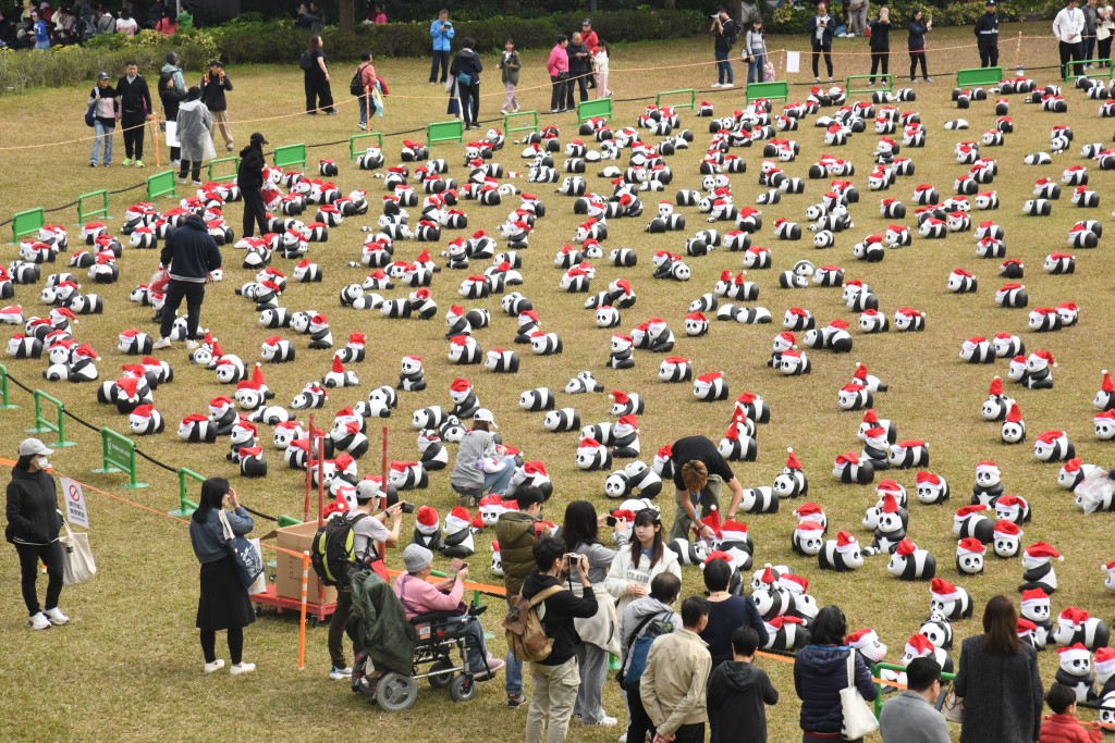 展覽吸引大批市民到場。何健勇攝