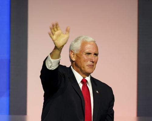 彭斯。AP资料图片