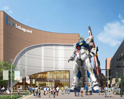 福岡「LaLaport福岡購物中心」裝設1比1的nu高達。網圖