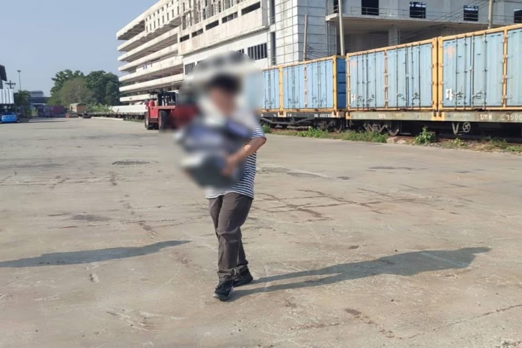 4名中國籍男子闖入曼谷倒塌大樓的限制區，偷走32份文件。Ｘ＠Skyboyz15