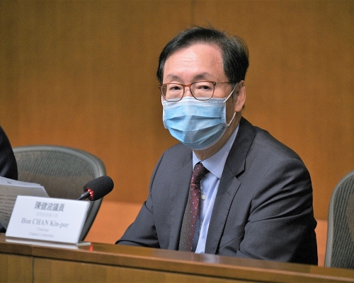陳健波重提「收成期」論。