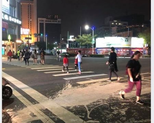 派出所澄清文化中心附近的潑漆是意外。網圖