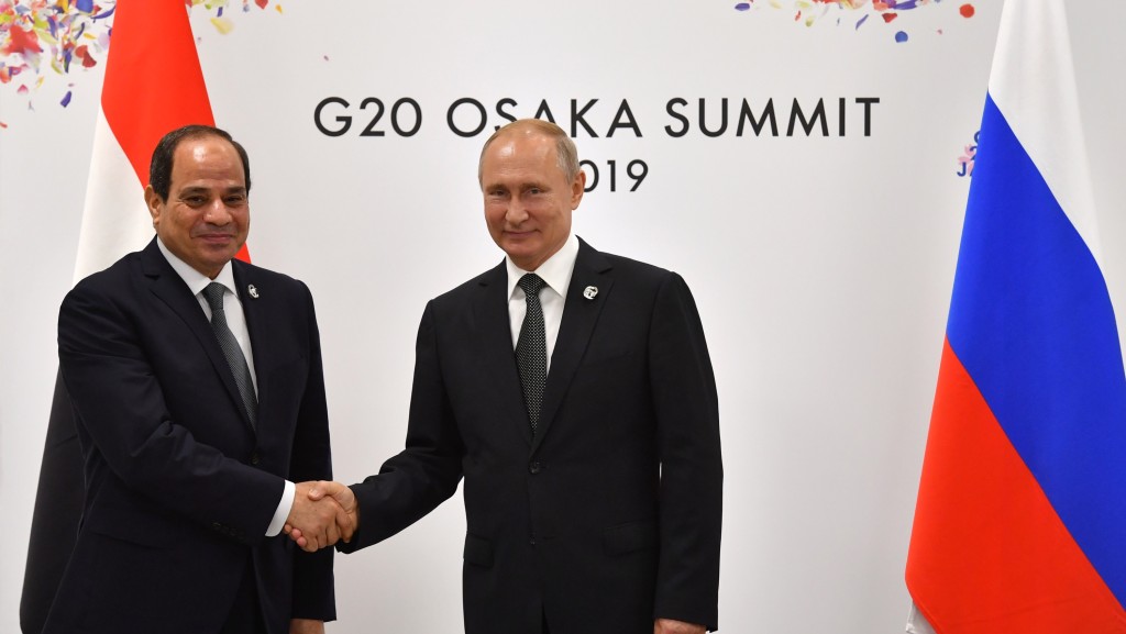 2019年埃及总统塞西（左）与俄罗斯总统普京在大阪G20峰会碰面。 路透社