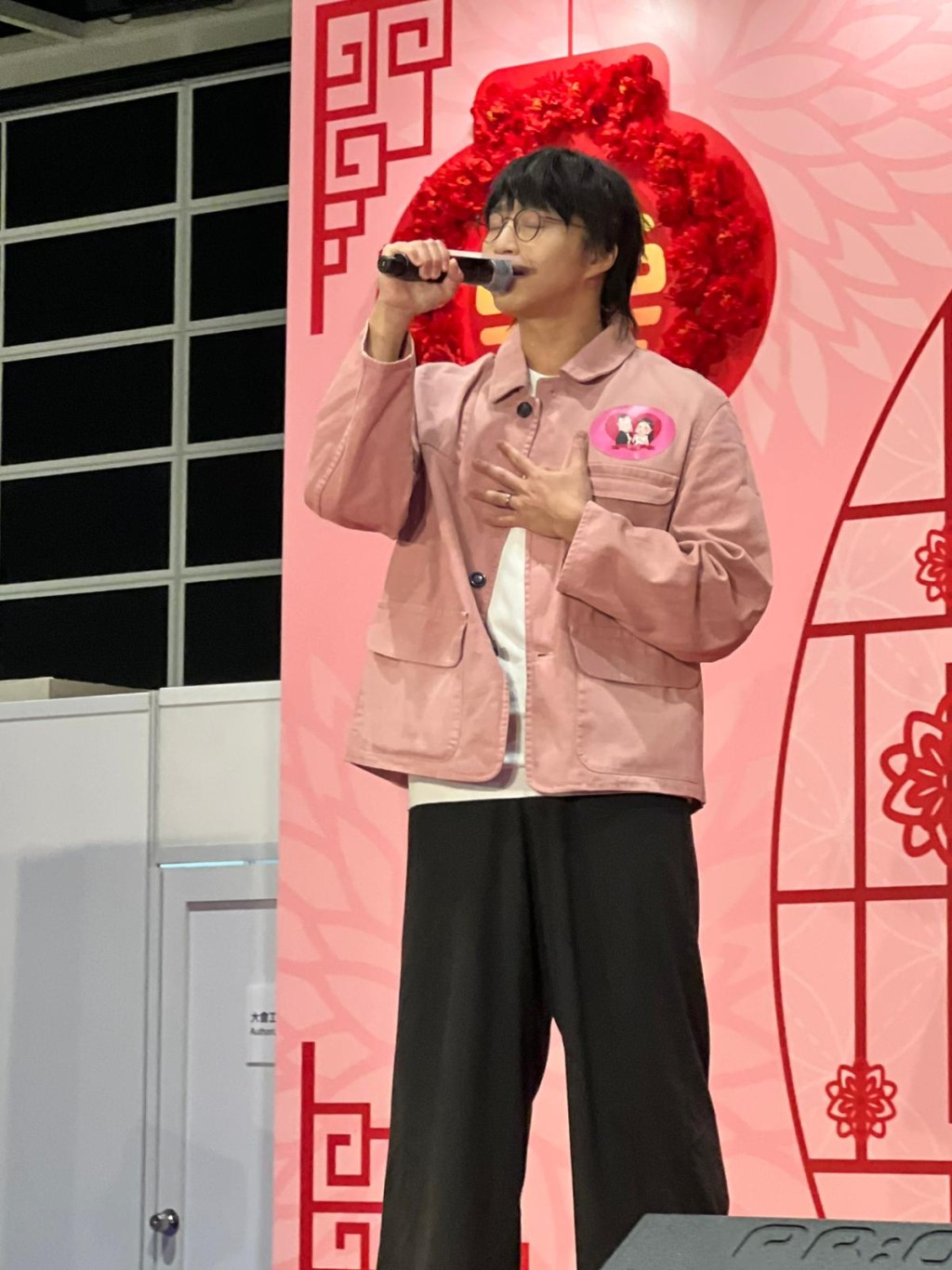 吴业坤现身会展出席婚纱展。 吴业坤现身会展出席婚纱展。