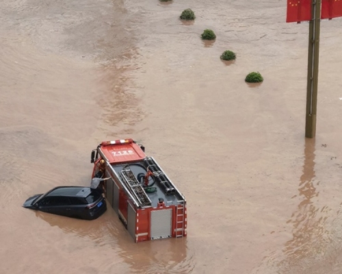 暴雨導致多地水浸。網圖
