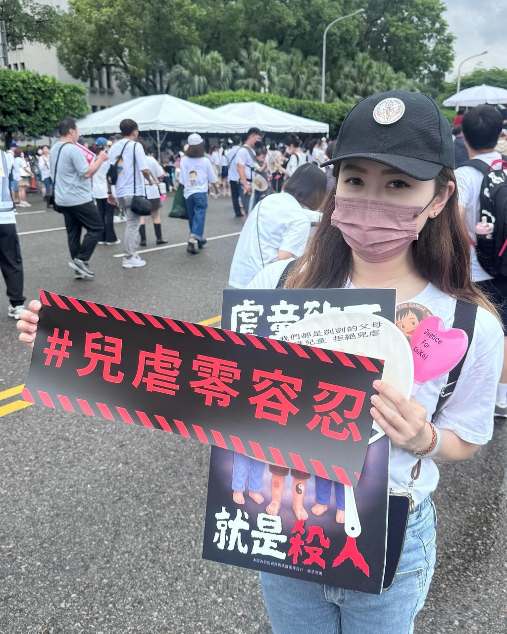 白白指曾在床上被羞辱。 白白指曾在床上被羞辱。