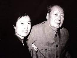 张玉凤是毛泽东晚年时的机要秘书兼生活秘书。