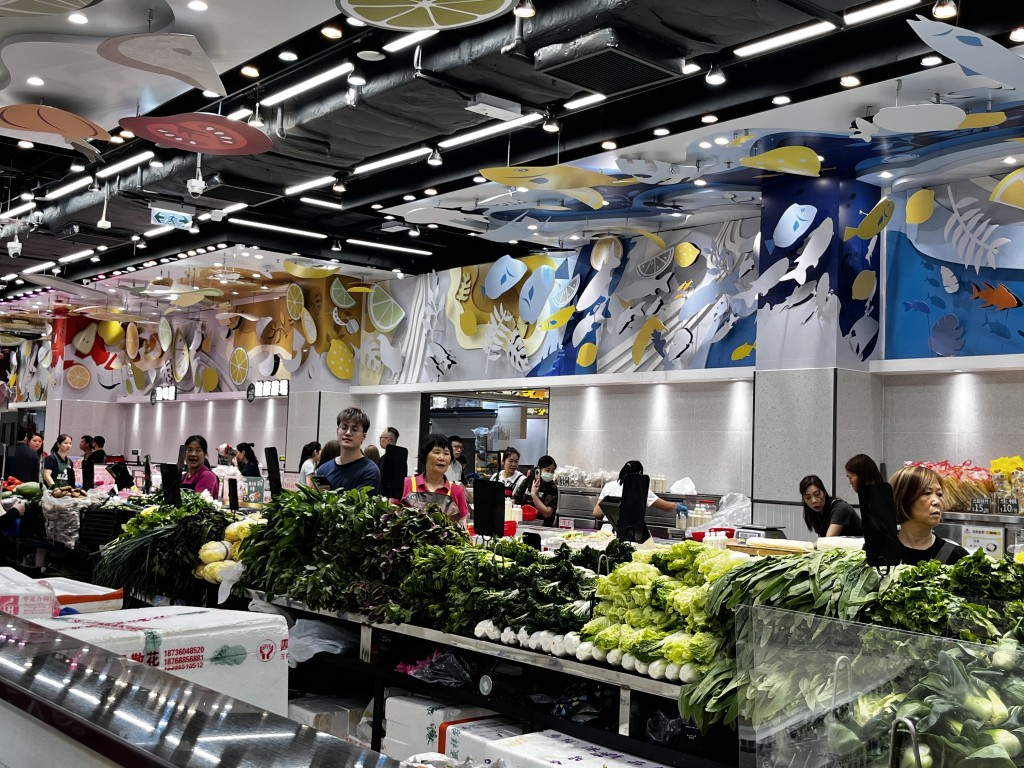 將軍澳調景嶺「彩明街市」經過兩個月翻新完成。