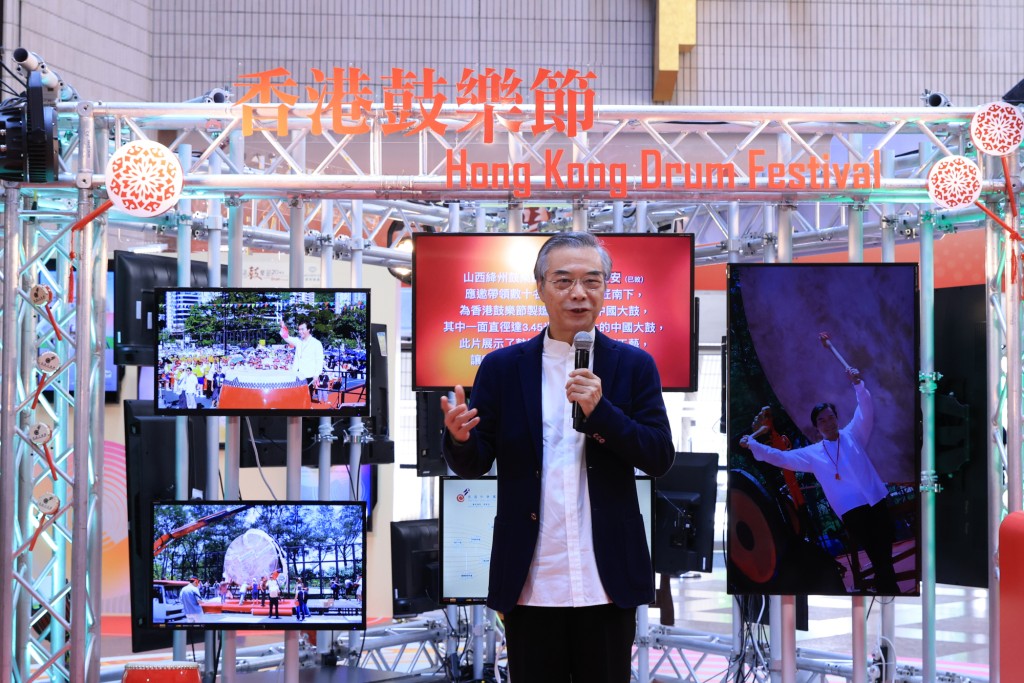 香港中樂團藝術總監兼終身指揮閻惠昌教授致辭