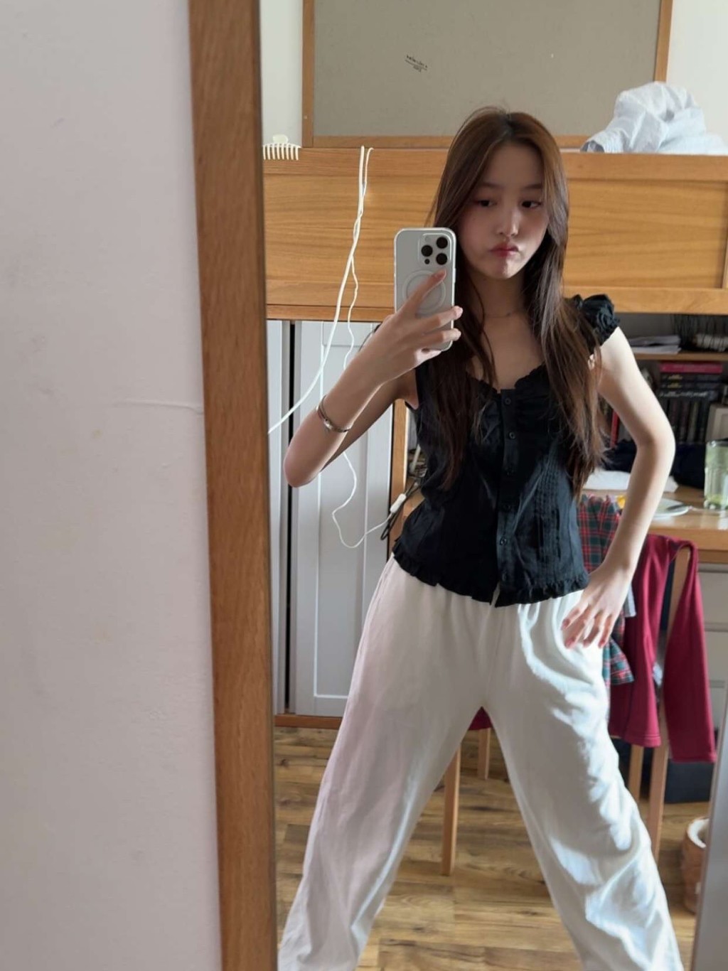 趙薇女兒學生宿舍非常寬敞。