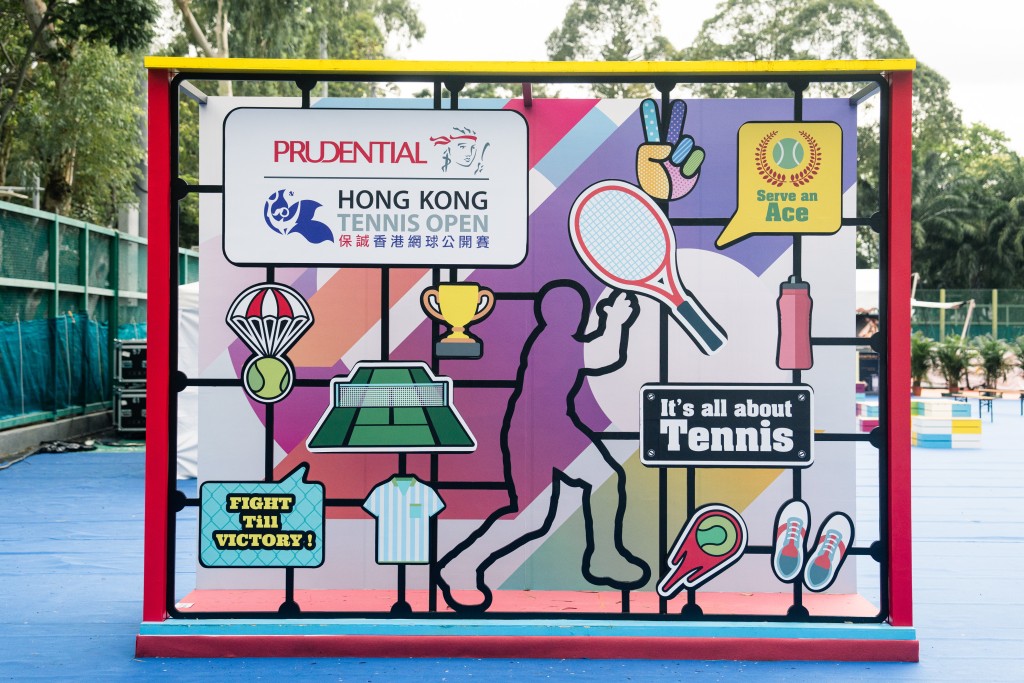 網球藝術裝置及拍攝區以另一方式展現網球的動感美態，遊客可到此打卡之餘更可以欣賞其藝術。