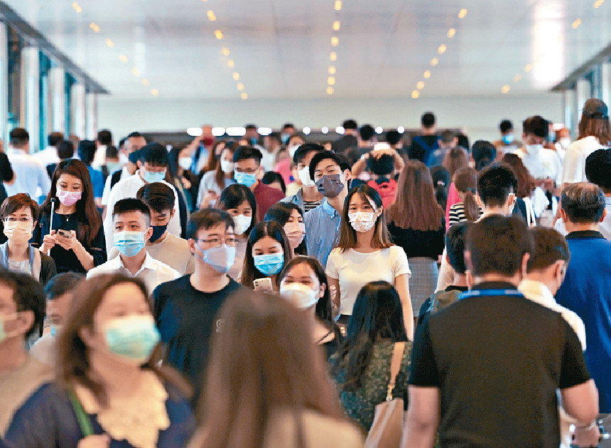 ■市民已經出現抗疫疲勞，當然希望政府進一步放寬社交距離及入境隔離措施。  資料圖片
