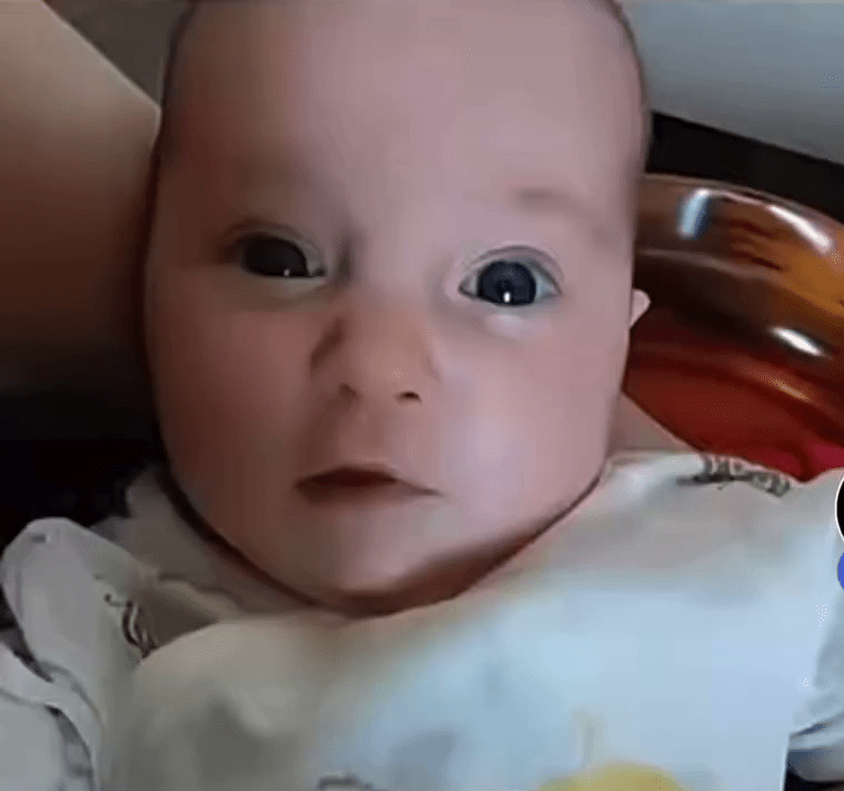 女兒出生時竟呈現金髮碧眼特徵。