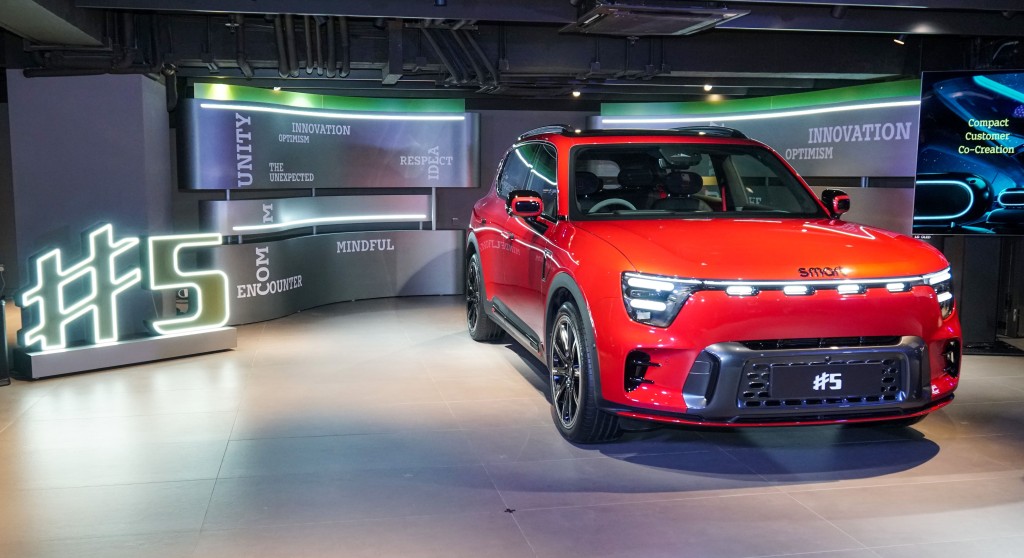 smart #5純電動SUV香港發表:雙馬達四驅BRABUS性能最強大,馬力637hp,扭力710Nm,0-100km/h僅3.8秒。