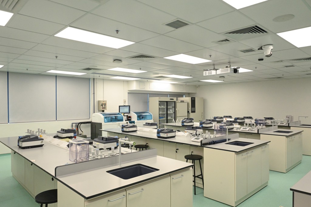 新建的实验室座落都大正校园。