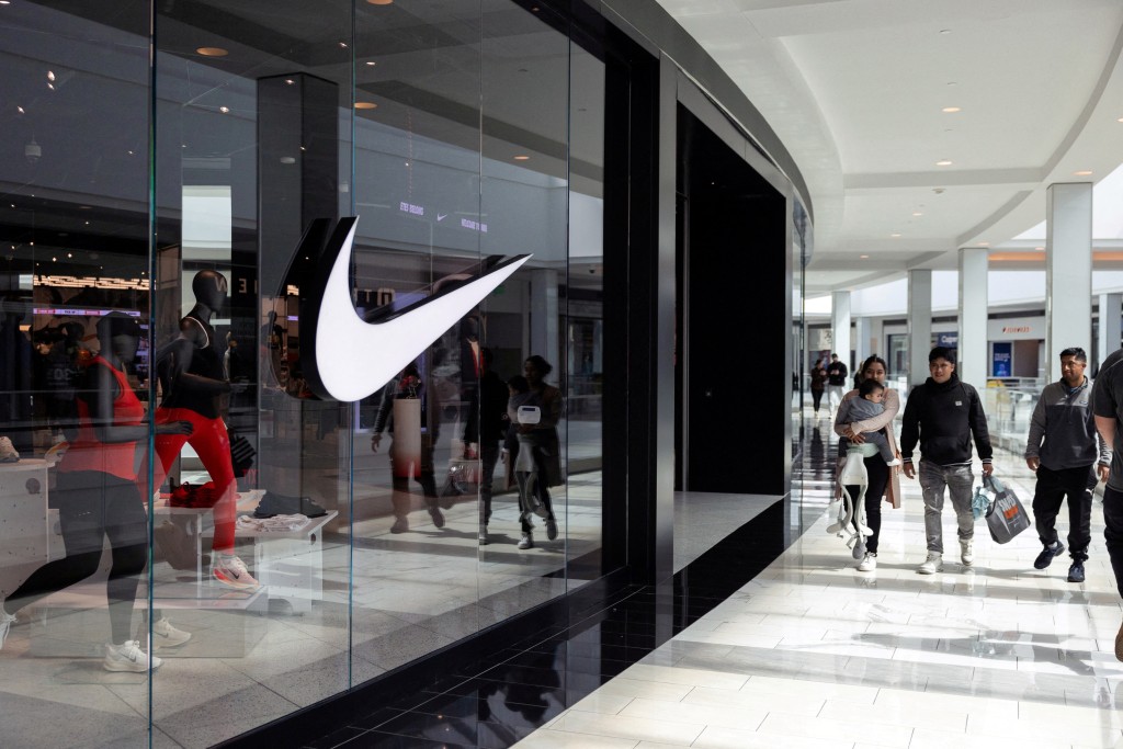 Nike等76品牌警告，特朗普關稅政策威脅鞋業生存。路透社