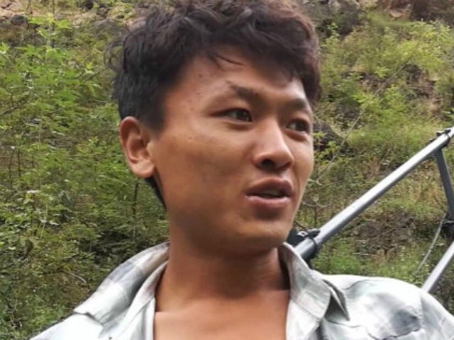 拉博說：「鋼梯建成後，我曾用15分鐘的速度從山上跑落山腳。」 網上圖片