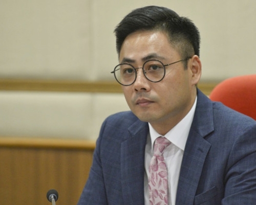 行政会议成员叶国谦的侄儿、民建联副秘书长叶傲冬。