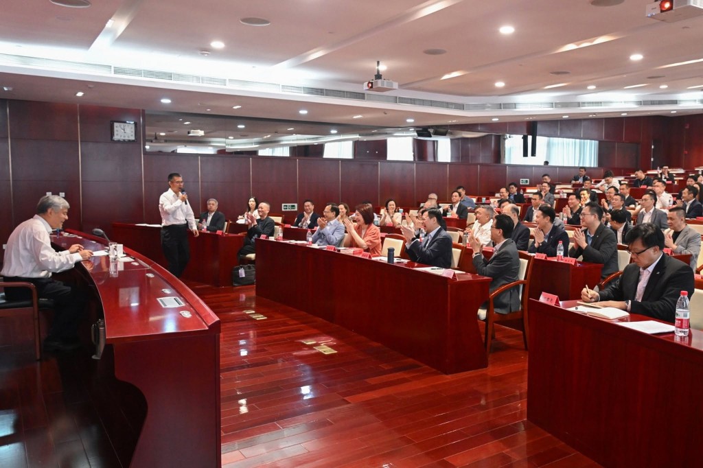立法會議員北京研修考察團在國家行政學院參加「習近平新時代中國特色社會主義思想」專題講授。李慧琼fb 立法會議員北京研修考察團在國家行政學院參加「習近平新時代中國特色社會主義思想」專題講授。李慧琼fb