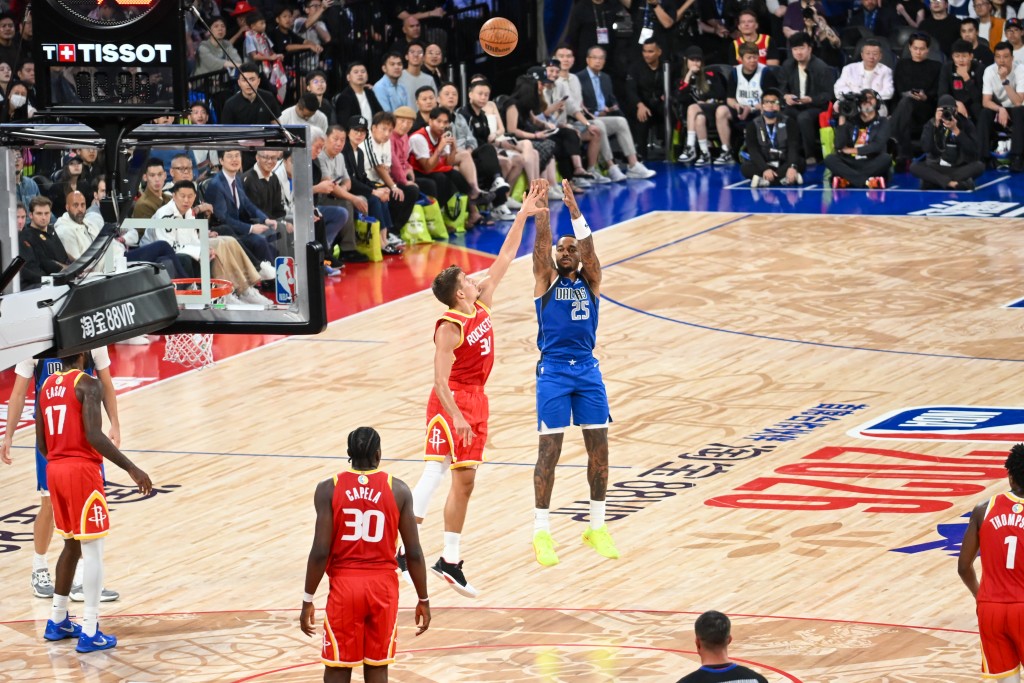 NBA中国赛独行侠vs火箭。魏国谦摄