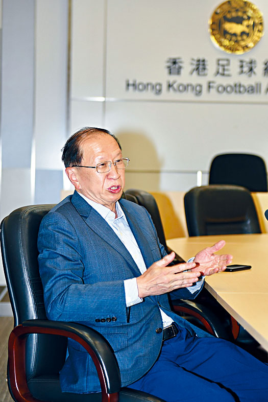 香港足总主席贝钧奇昨正式履新。