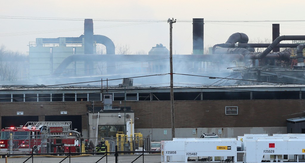 俄亥俄州一家金属制造厂周一发生爆炸，还难环境专家原定到俄州了解此事。 美联社