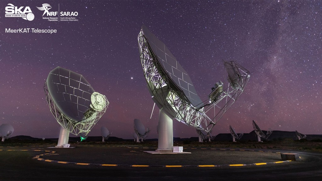 南非北开普省的卡鲁动工兴建“遥望宇宙的巨眼”。