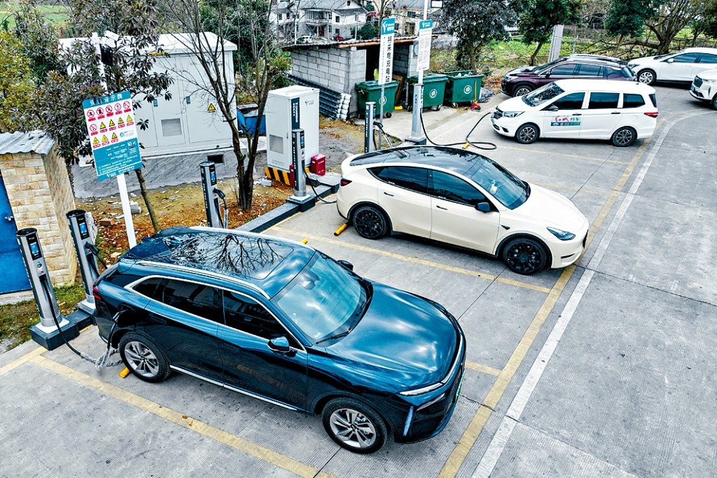 政府將有條件允許遙控泊車功能。