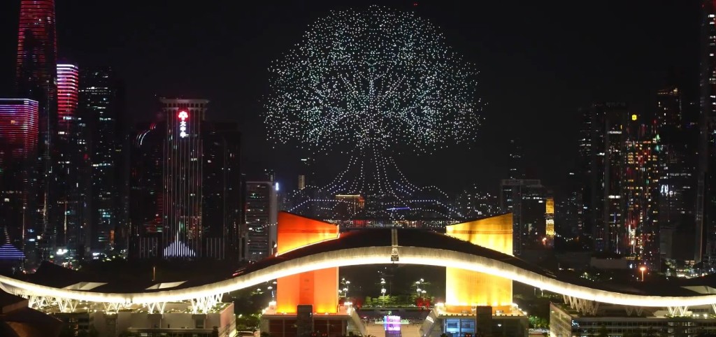 深圳經濟特區建立45周年，今日有1.2萬架無人機進行表演。