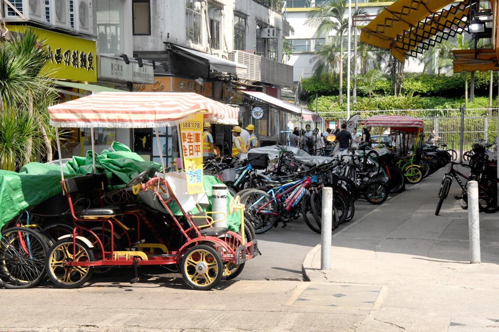 違泊問題僅在執法期間短暫改善，隨後故態復萌。伍明輝攝