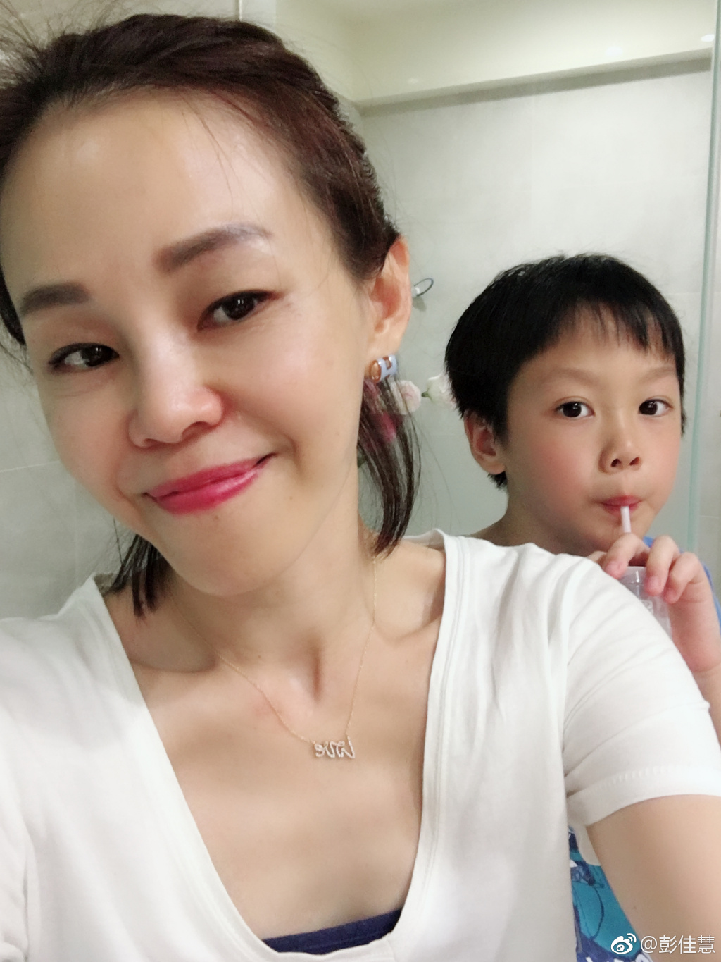 彭佳慧的大仔已10歲大