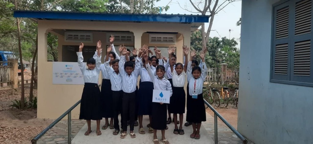 第六地域積極協助「點滴是生命」在尼泊爾、柬埔寨等山區學校興建淨水設施，提高衞生水平。