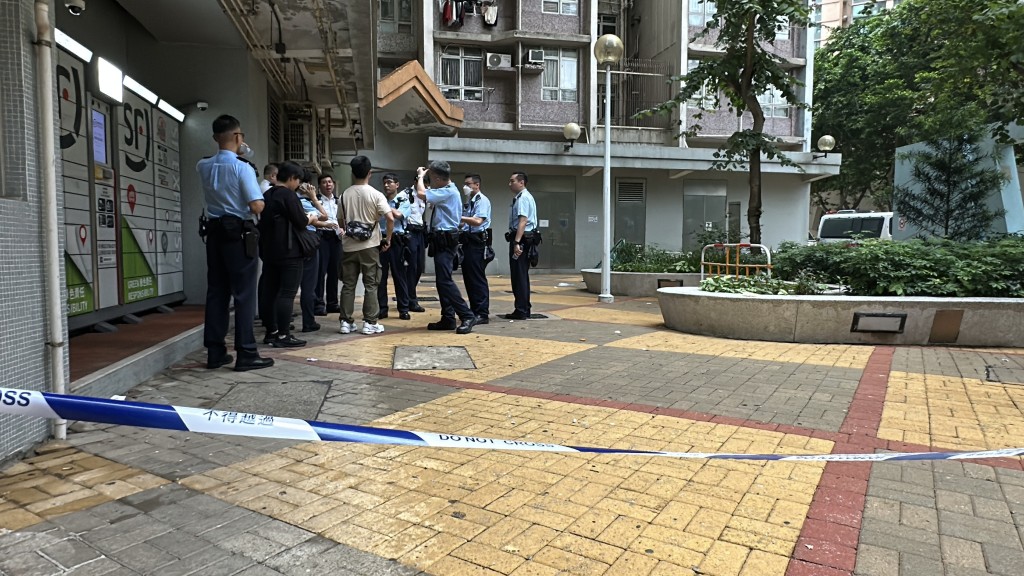 警方拉起封鎖線。