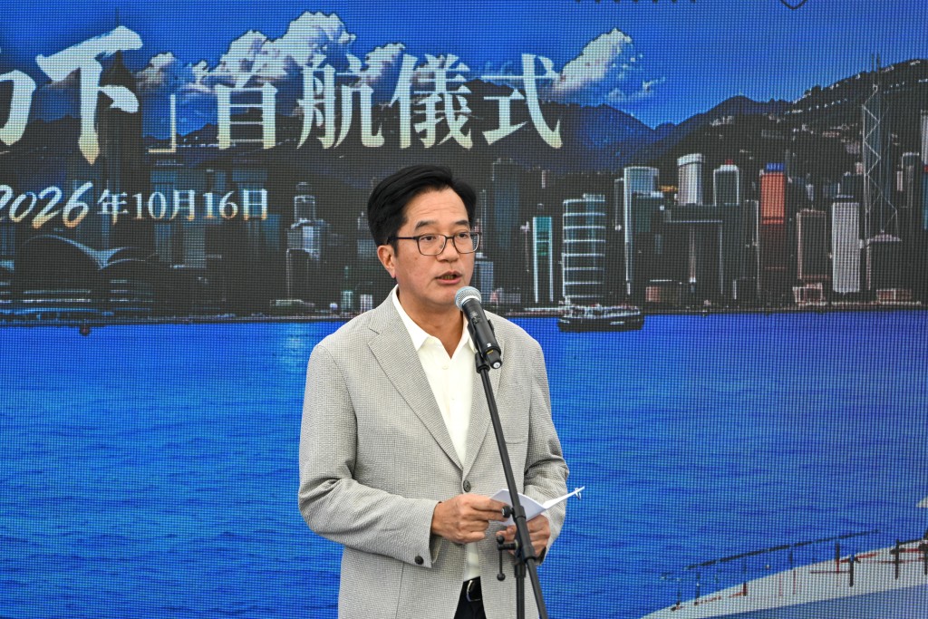 黃偉綸相信香港有能力在超級遊艇產業「分一杯羹」。　　