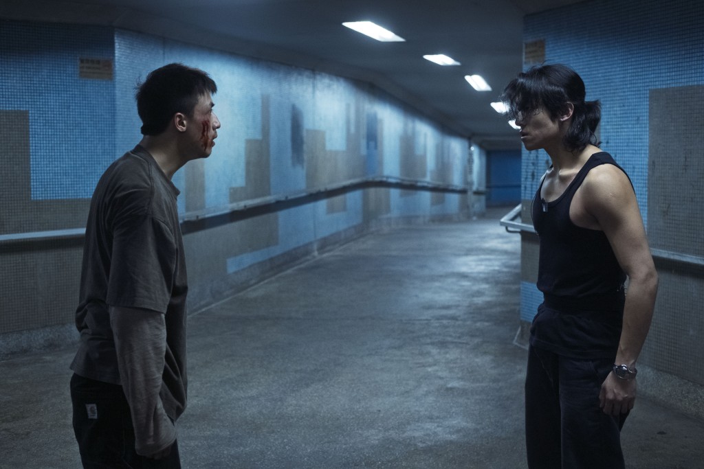 在《我们不是什么》中，AK、ANSONBEAN演恋人，互相慰藉。