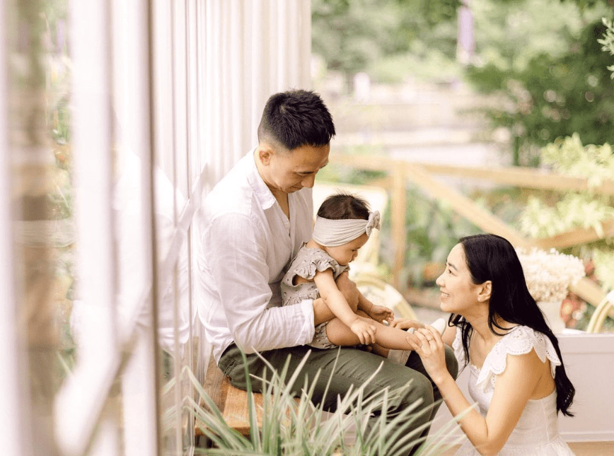 吴雨霏于2015年与有「网球王子」之称的初恋男友洪立熙结婚，育有一子两女。