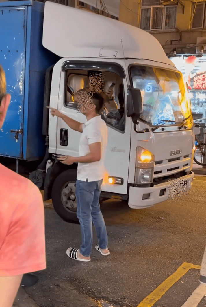 深水埗福榮街發生街頭罵戰。fb：車cam L（香港群組）