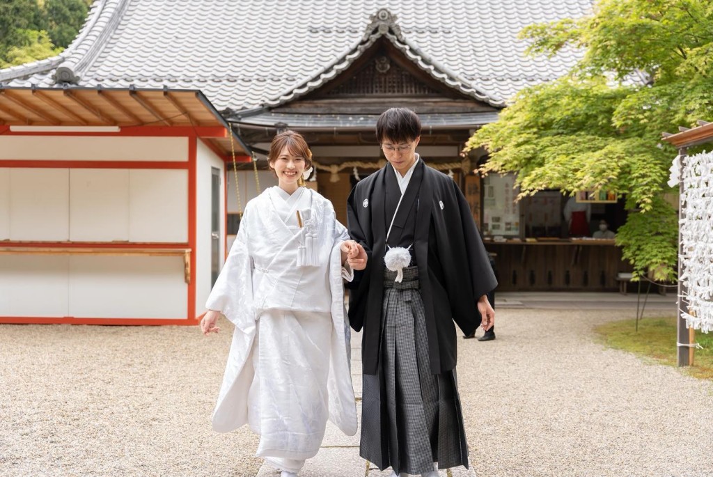 坤哥去年5月迎娶日本妻濱口愛子。